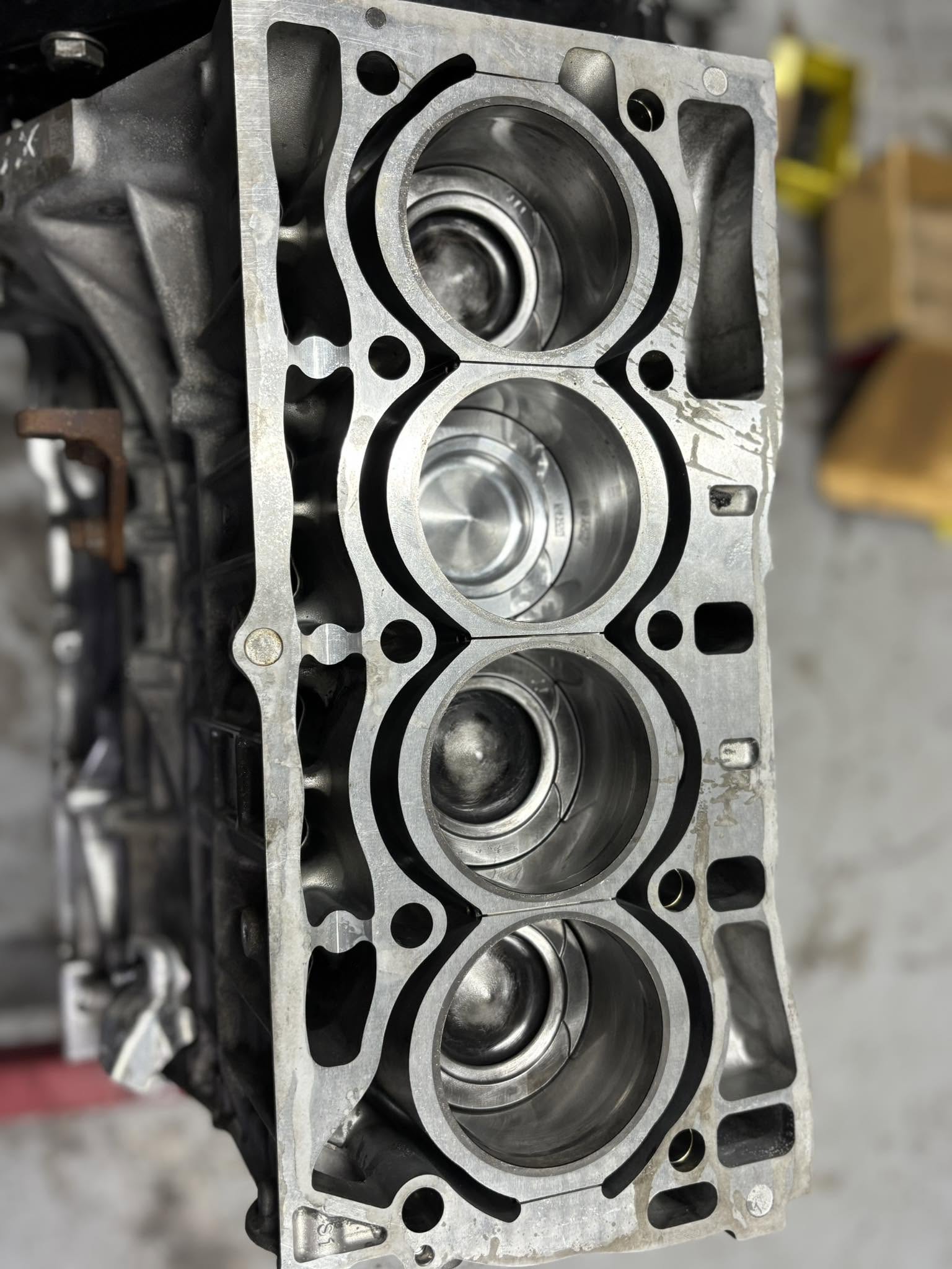 Detailní práce v motoru